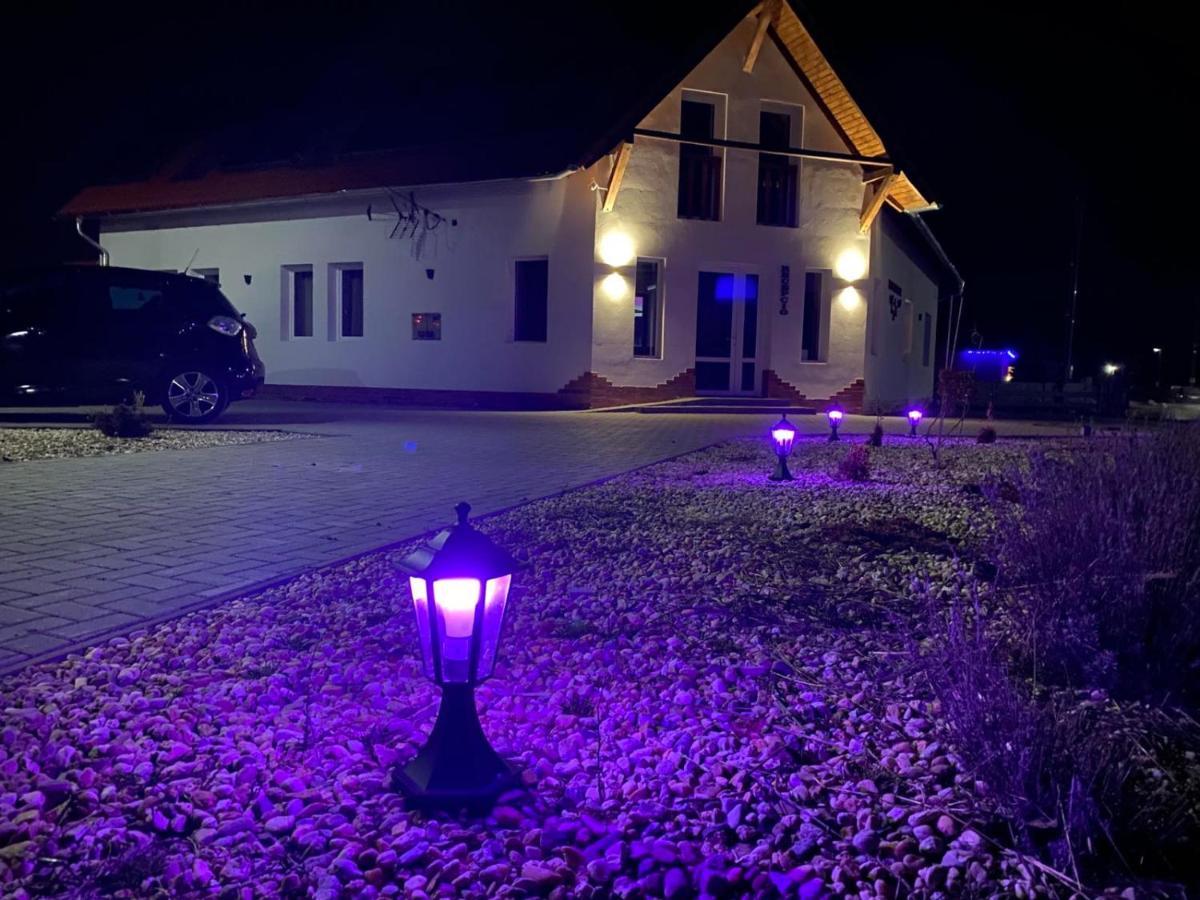Megnyugtat-Lak Apartmanhaz Demjén Exterior foto