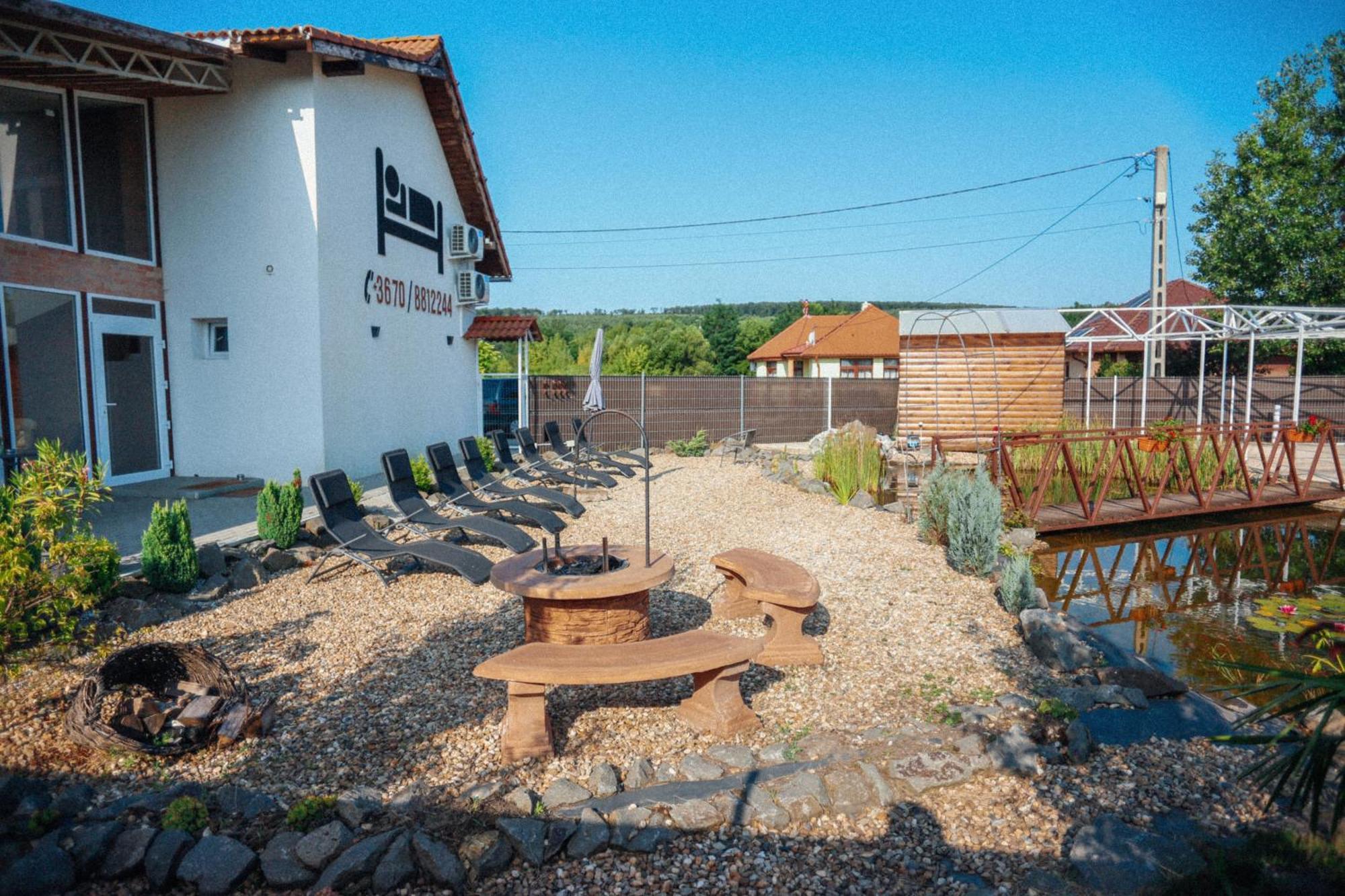 Megnyugtat-Lak Apartmanhaz Demjén Exterior foto