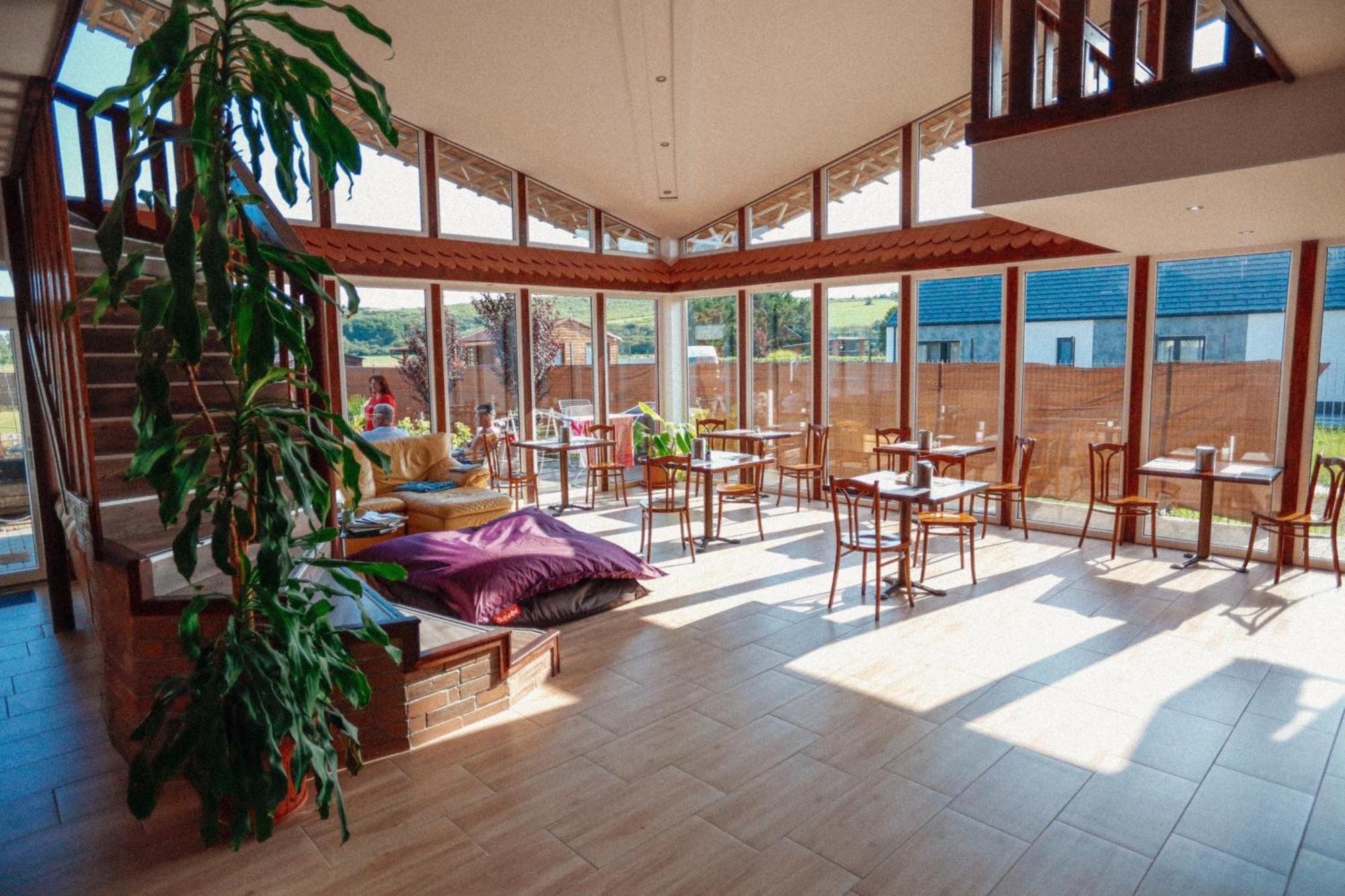 Megnyugtat-Lak Apartmanhaz Demjén Exterior foto