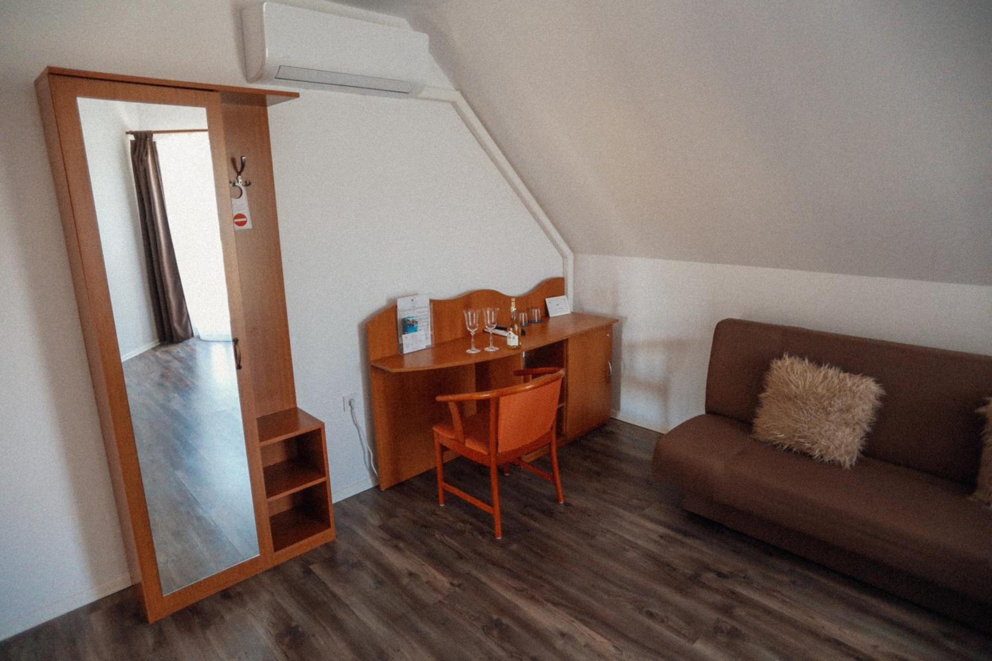 Megnyugtat-Lak Apartmanhaz Demjén Exterior foto