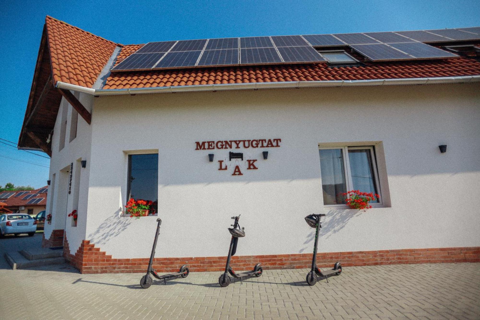 Megnyugtat-Lak Apartmanhaz Demjén Exterior foto