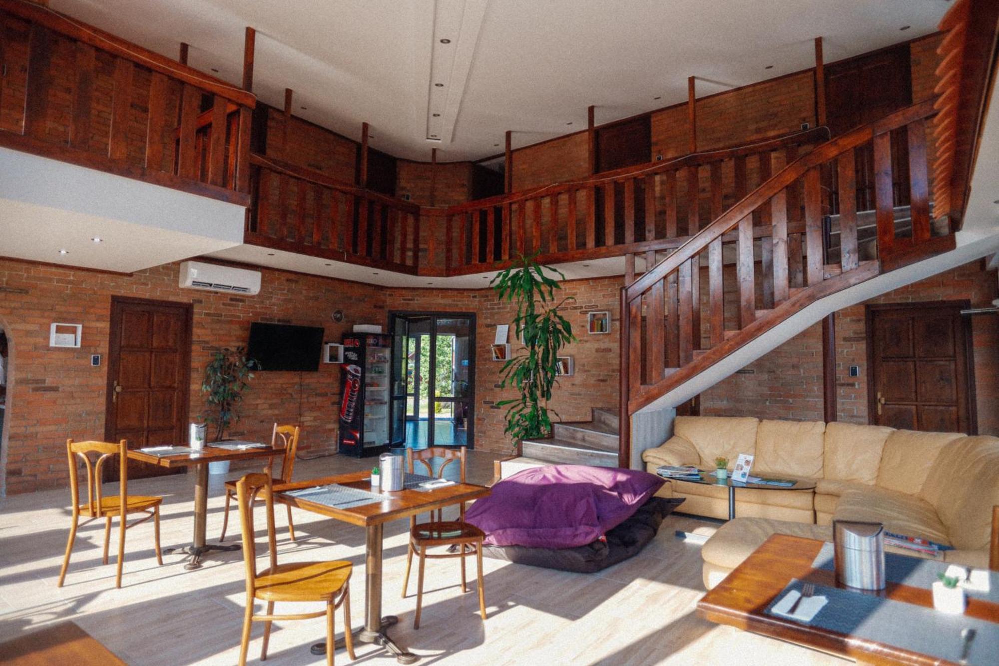 Megnyugtat-Lak Apartmanhaz Demjén Exterior foto