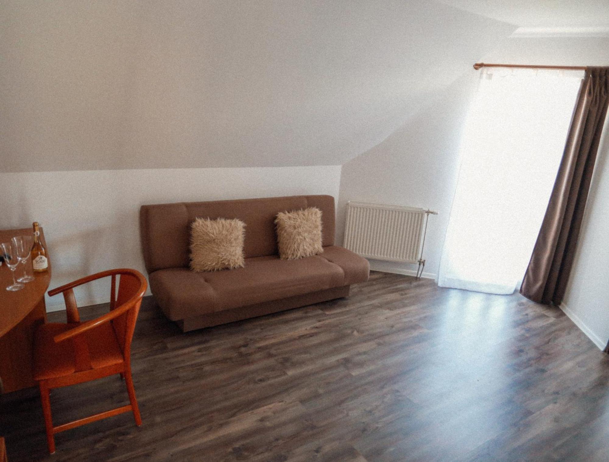 Megnyugtat-Lak Apartmanhaz Demjén Exterior foto